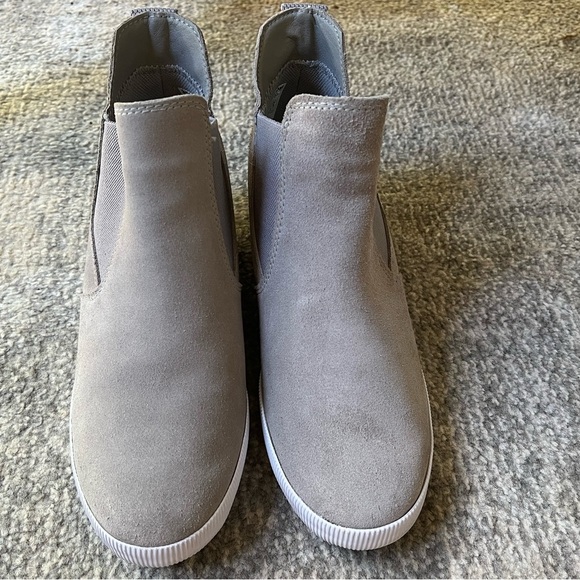 Sorel Out N About Slip-On Wedge Sneakers Women's 9 Gray Suede Casual Booties - Picture 3 of 10